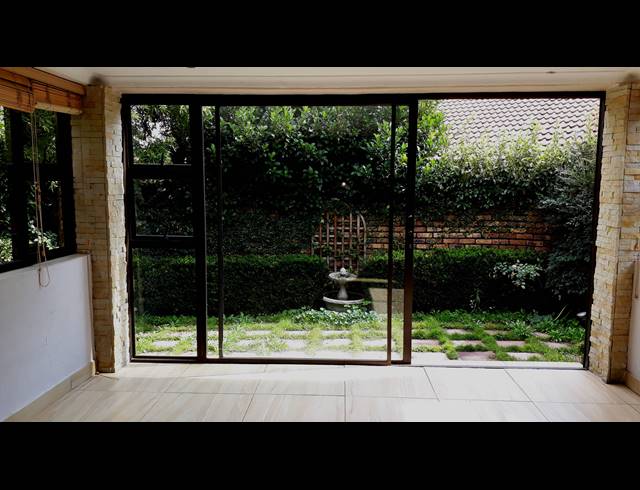 2 BEDROOM SECTIONAL TITLE FOR SALE IN ATHOLL GARDENS